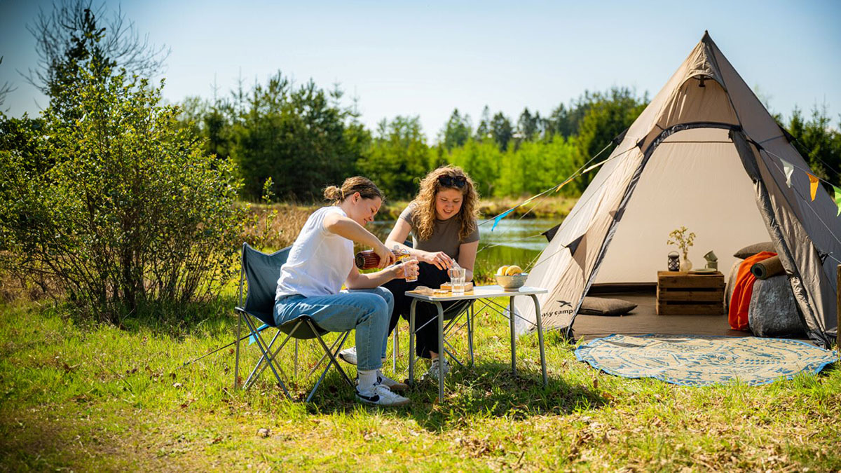 Easy Camp Moonlight Spire namiot turystyczny na biwak